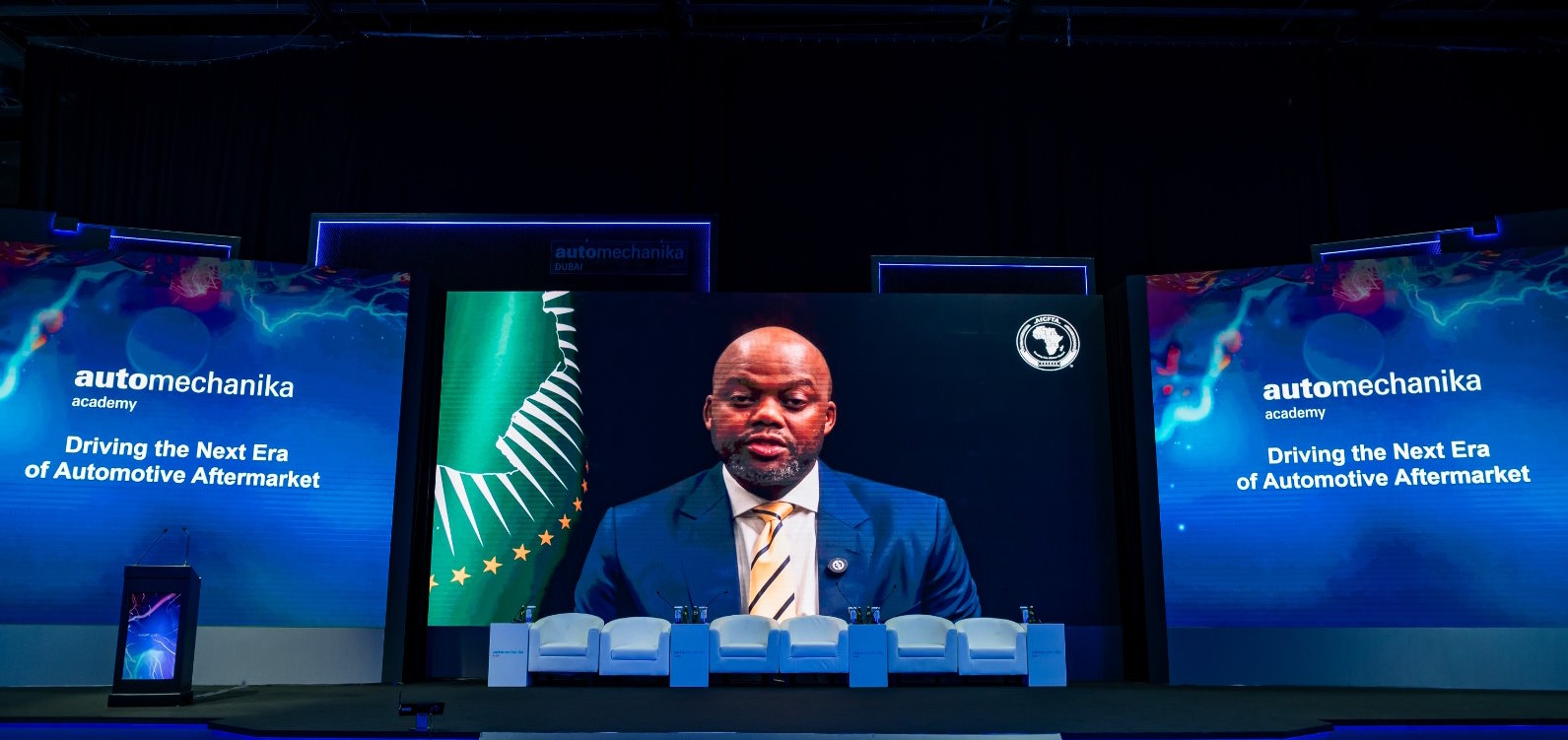 الأمين العام لمنطقة التجارة الحرة القارية الأفريقية يكشف رؤيته لسوق خدمات المركبات في أفريقيا خلال معرض أوتوميكانيكا دبي 2025