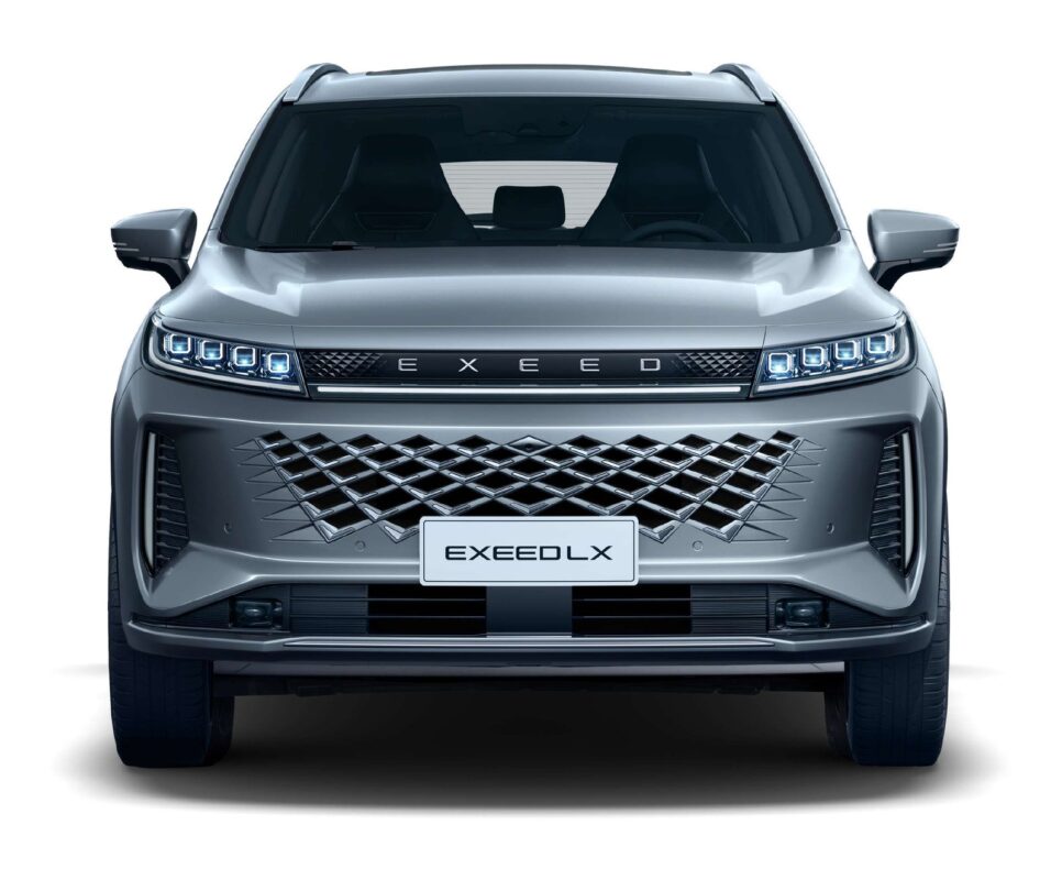 إكسيد LX 2026 من الأمام