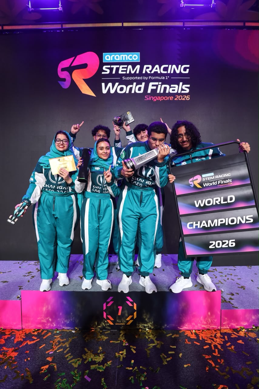 فريق LYNX Racing على منصة المركز الأول في نهائيات STEM Racing العالمية بسنغافورة 2026